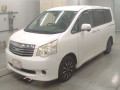 2011 Toyota Noah