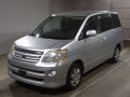 2005 Toyota Noah