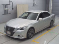 2013 Toyota Crown Hybrid