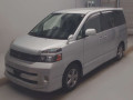 2006 Toyota Voxy