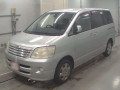 2002 Toyota Noah