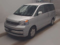 2003 Toyota Voxy