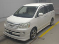 2005 Toyota Noah
