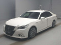 2013 Toyota Crown Hybrid