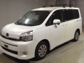 2013 Toyota Voxy