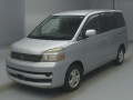 2004 Toyota Voxy