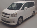 2009 Toyota Noah