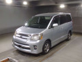 2004 Toyota Noah