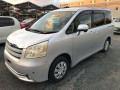 2007 Toyota Noah