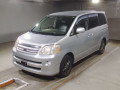 2005 Toyota Noah