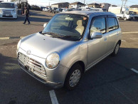 2005 Daihatsu Miragino