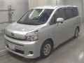 2013 Toyota Voxy