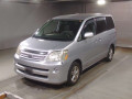 2005 Toyota Noah
