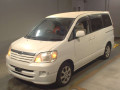 2003 Toyota Noah