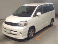 2005 Toyota Voxy