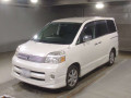 2006 Toyota Voxy