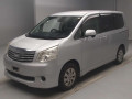 2010 Toyota Noah