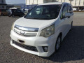 2010 Toyota Noah