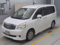2011 Toyota Noah