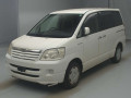 2003 Toyota Noah