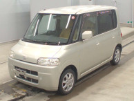 2004 Daihatsu Tanto