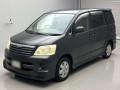 2003 Toyota Noah