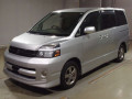 2005 Toyota Voxy
