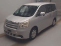 2010 Toyota Noah