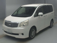 2011 Toyota Noah