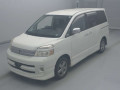 2005 Toyota Voxy