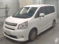 2007 Toyota Noah