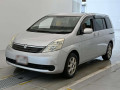 2005 Toyota Isis