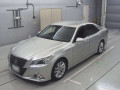 2013 Toyota Crown Hybrid