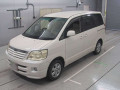 2003 Toyota Noah