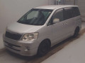 2004 Toyota Noah