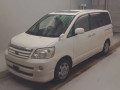 2005 Toyota Noah