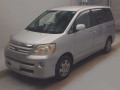 2005 Toyota Noah