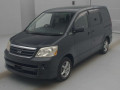 2005 Toyota Noah