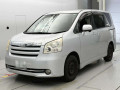 2007 Toyota Noah