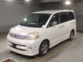 2006 Toyota Voxy