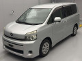 2013 Toyota Voxy