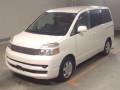 2005 Toyota Voxy