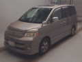 2005 Toyota Voxy