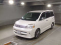 2006 Toyota Voxy