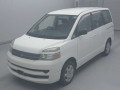 2005 Toyota Voxy