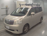 2010 Toyota Noah