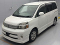 2004 Toyota Voxy