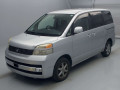 2003 Toyota Voxy