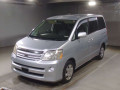2004 Toyota Noah
