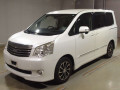 2013 Toyota Noah